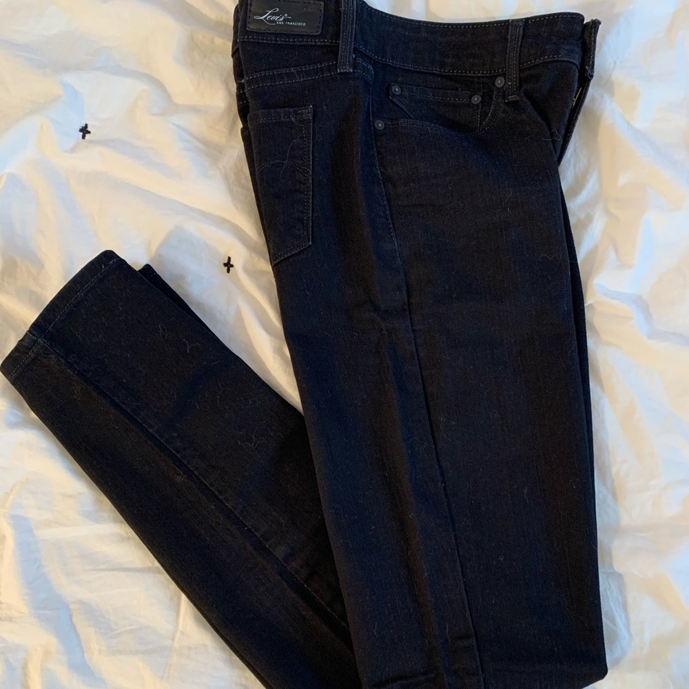 Levi’s • Slight Curve Skinny Jeans